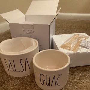 Rae Dunn salsa and guacamole set